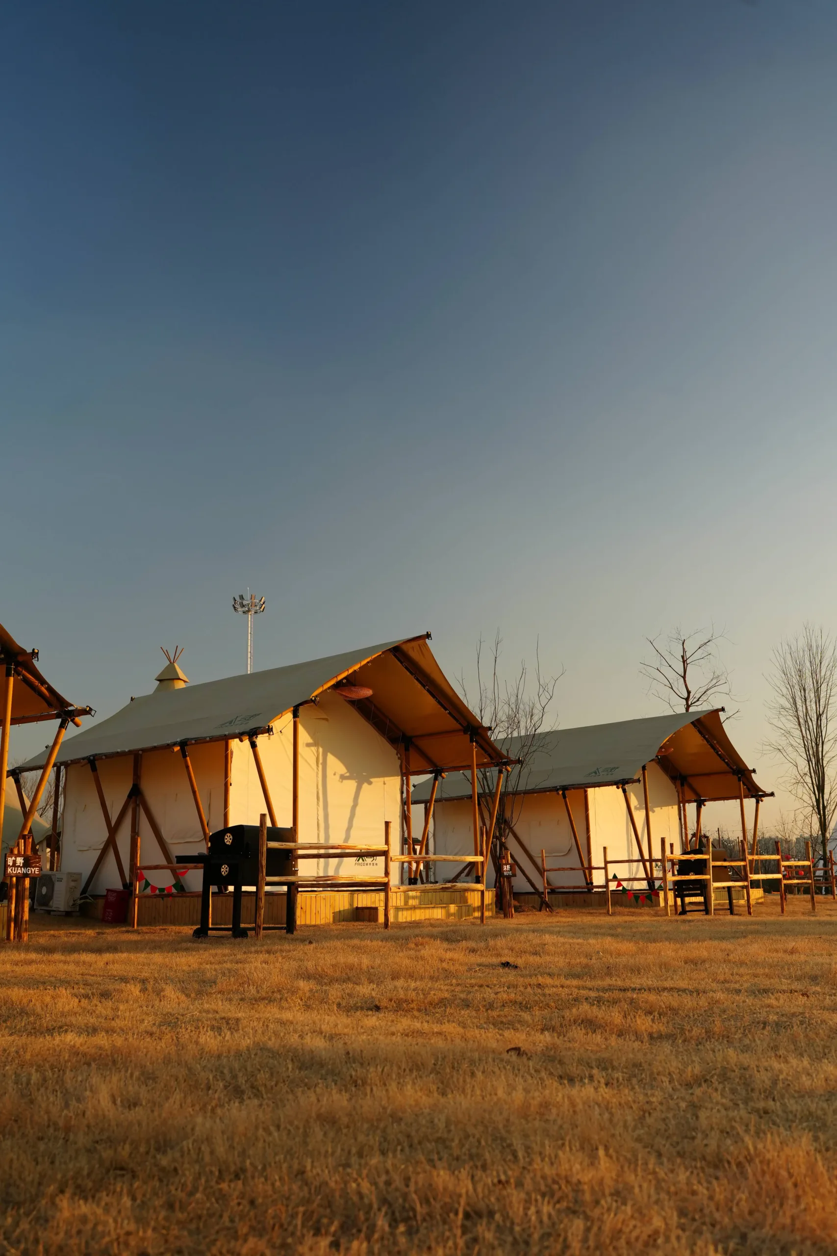 Luxury Hotel-Style Oxford Summer Tent Three Bedrooms Living Room High Quality Log Cabin Waterproof Wind Resistant for Camping - Image 6