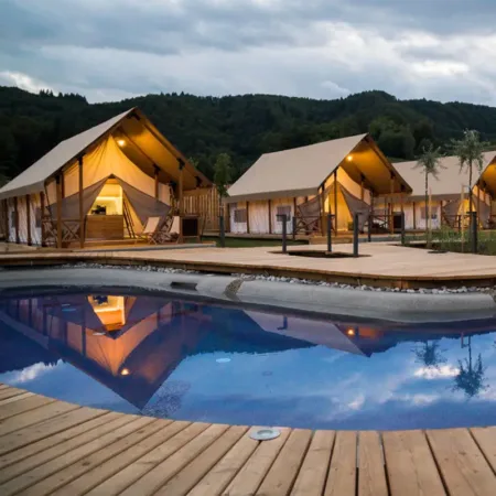 Outdoor Prefab Duplex Safari Tent Camping Lodge Luxury Glamping Tent With Bathroom and Balcony